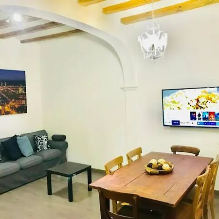 Apartment Romantic In The Center Of